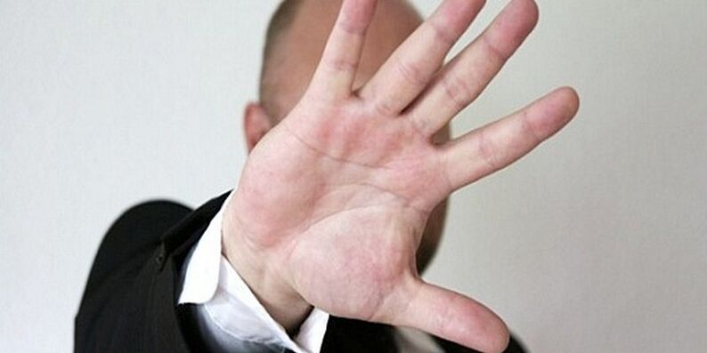 Un homme contre un essai sur l'agrandissement du pénis